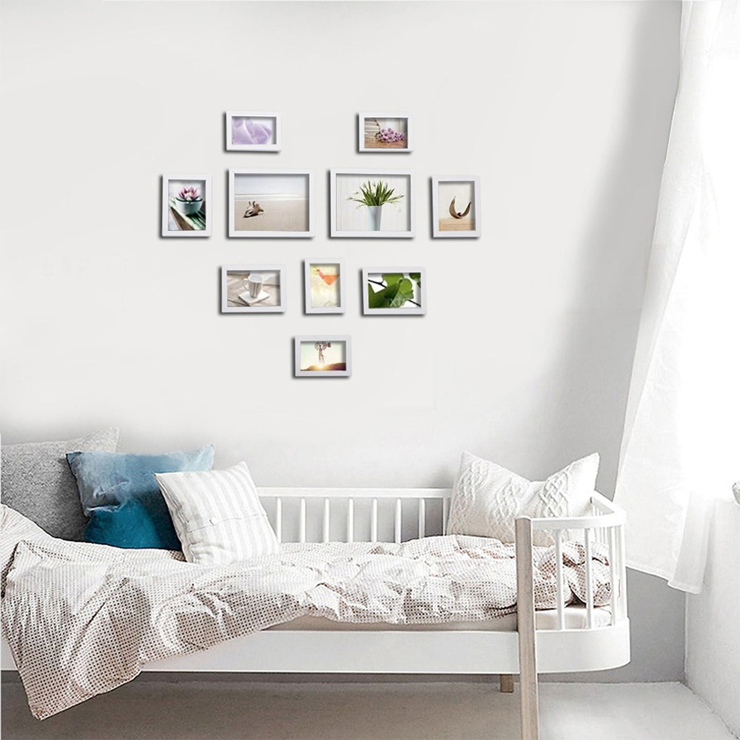 Picture Frame Set - Rigid Plastic - Black - 10 Pieces in Various Sizes