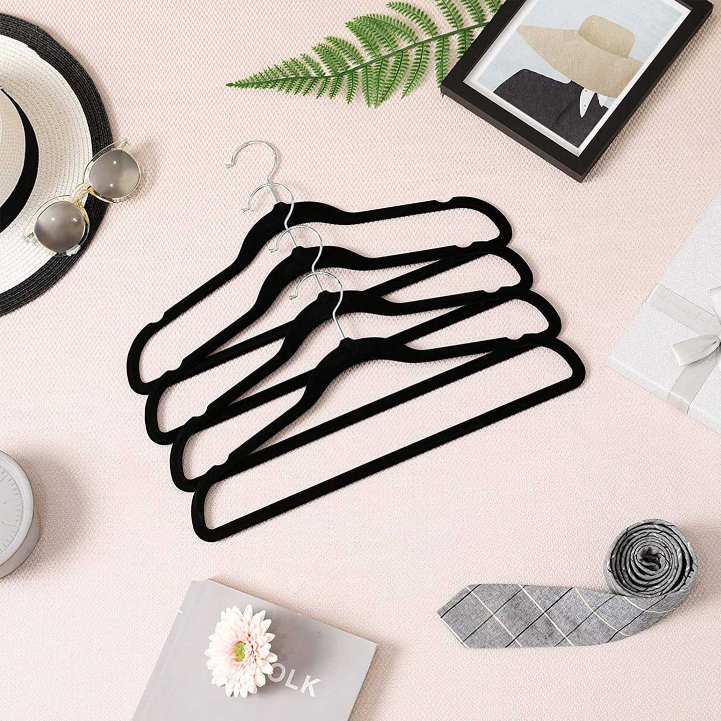Velvet Hangers Set - Velvet - Black - 30 Thin and Durable Hangers with 360° Swivel Hooks