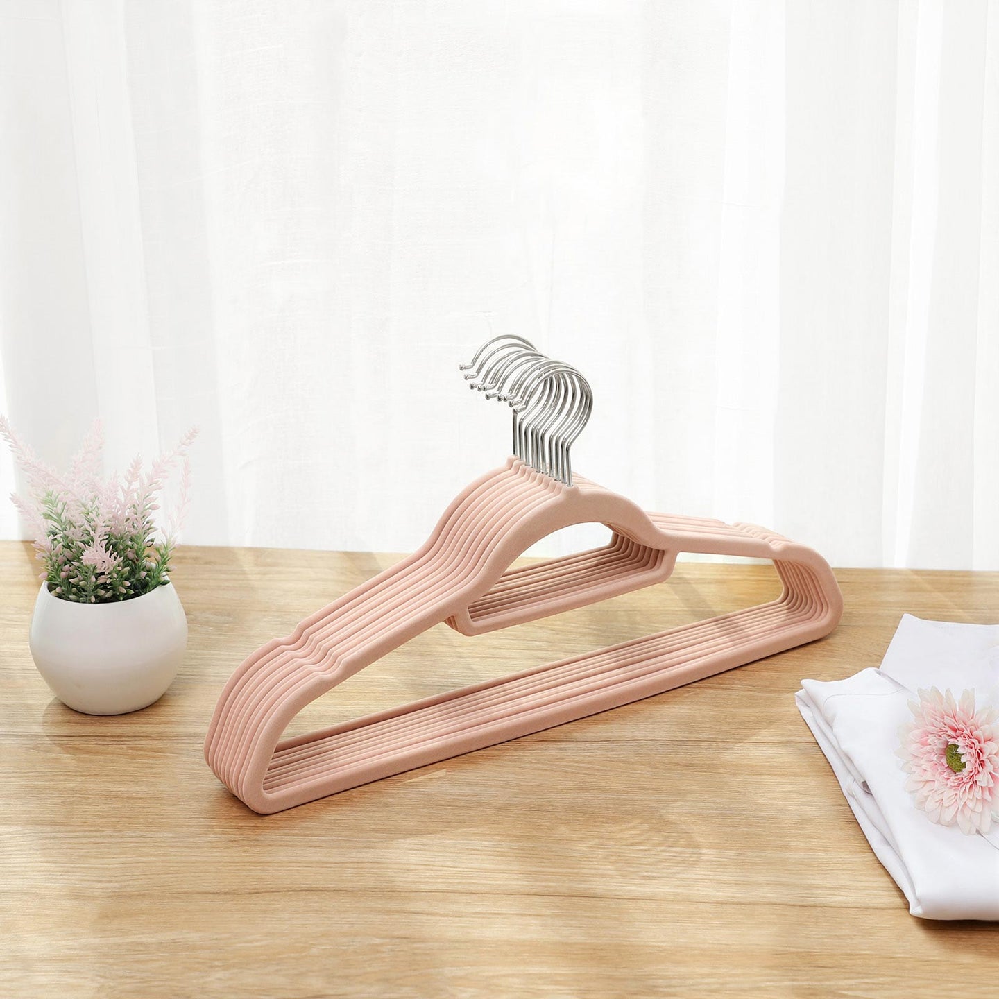 Velvet Hangers - Black - Ultra Thin