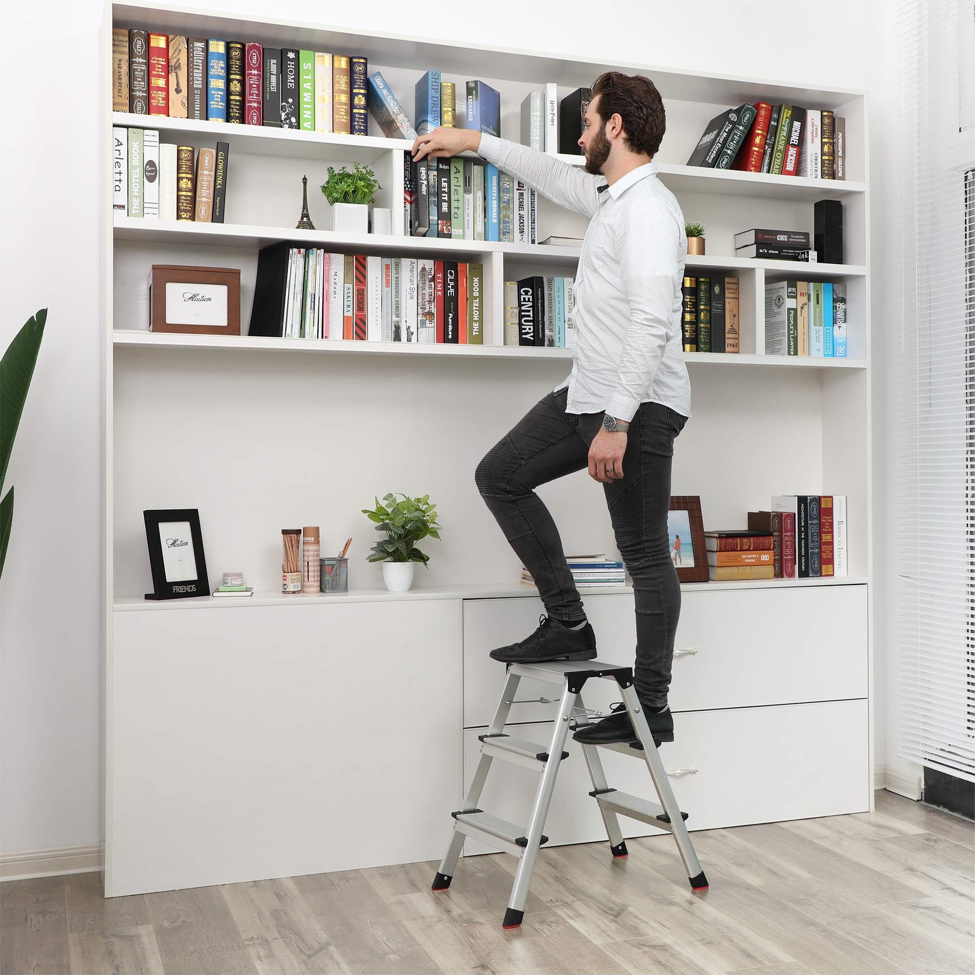 Folding Step Ladder - Aluminum - Lightweight