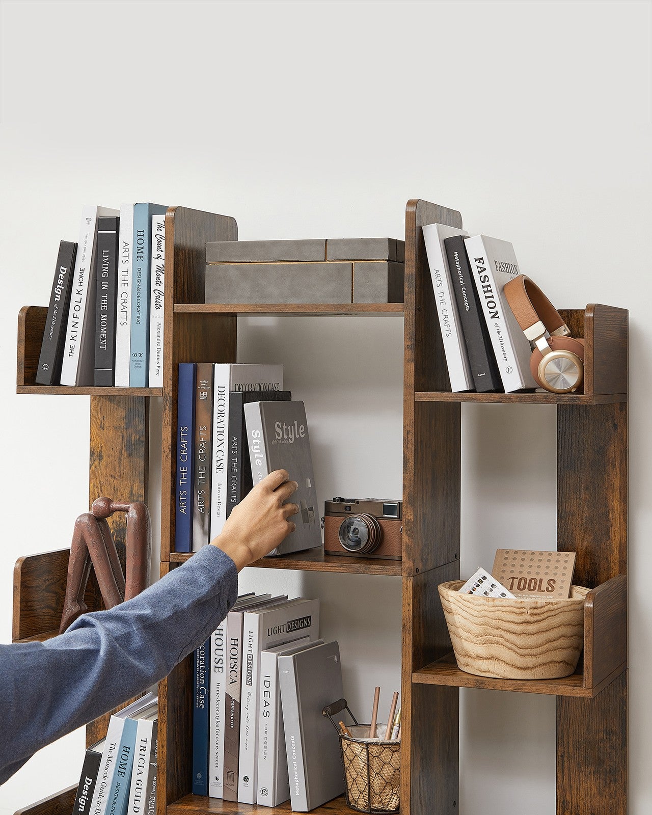 13 Storage Shelves Bookshelf - Wood and Melamine Veneer - Rustic Brown