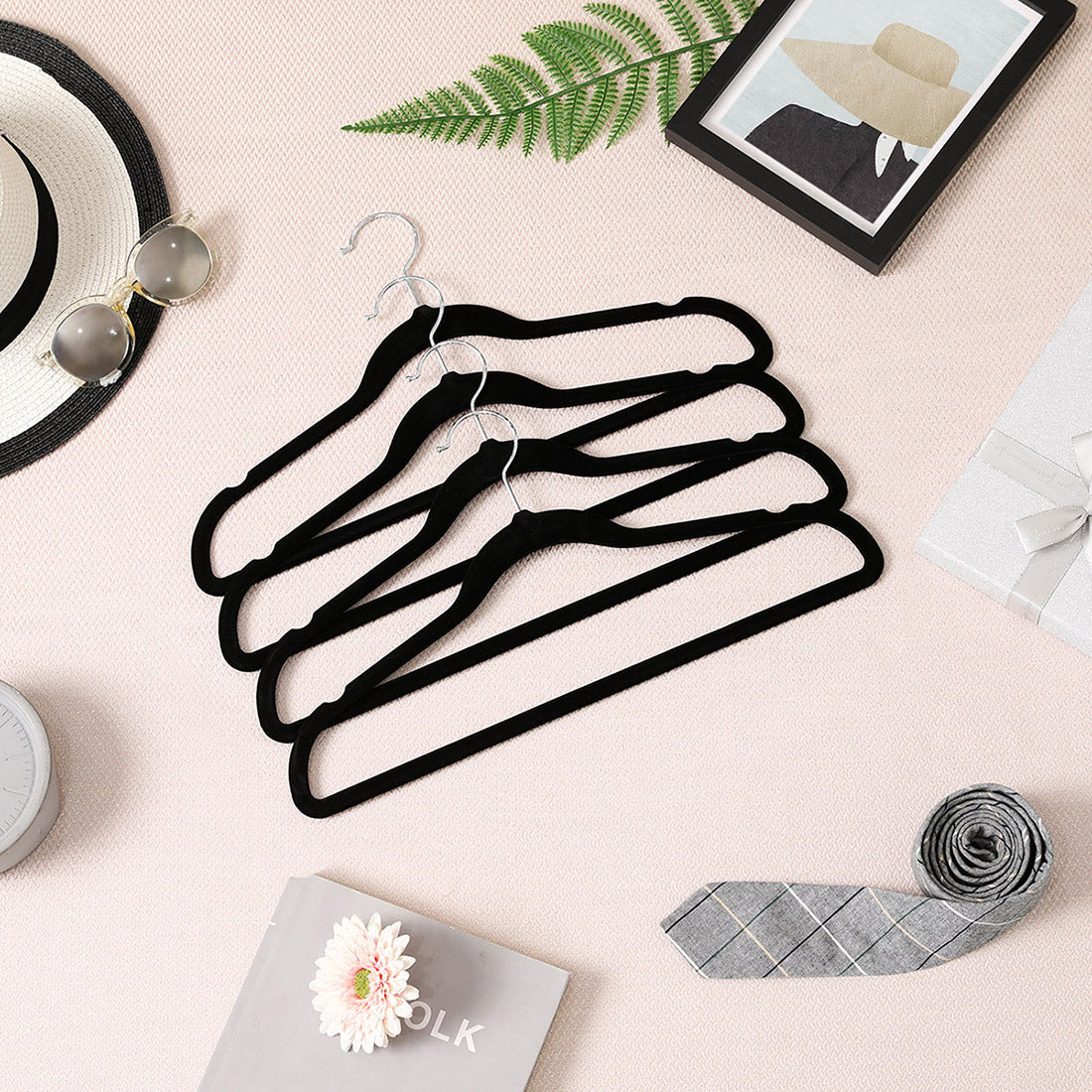 Set of 50 Velvet Non-Slip Clothes Hangers - Pink - Thin and Durable with 360° Swivel Hooks