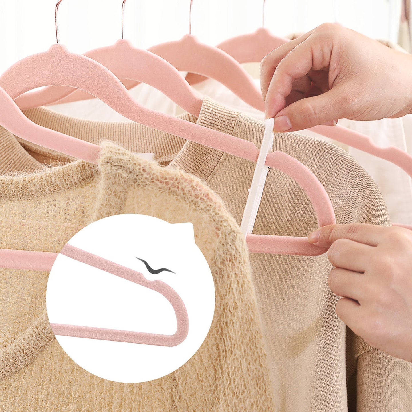 Set of 20 Velvet Hangers - Pink - Thin and Durable with 360° Swivel Hooks
