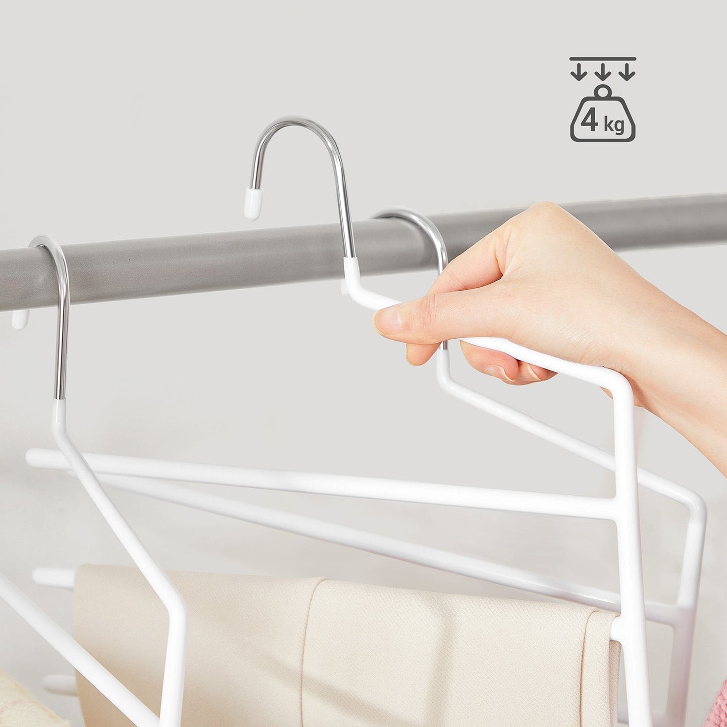 Set of 4 Non-Slip Trousers Hangers - Metal - Black