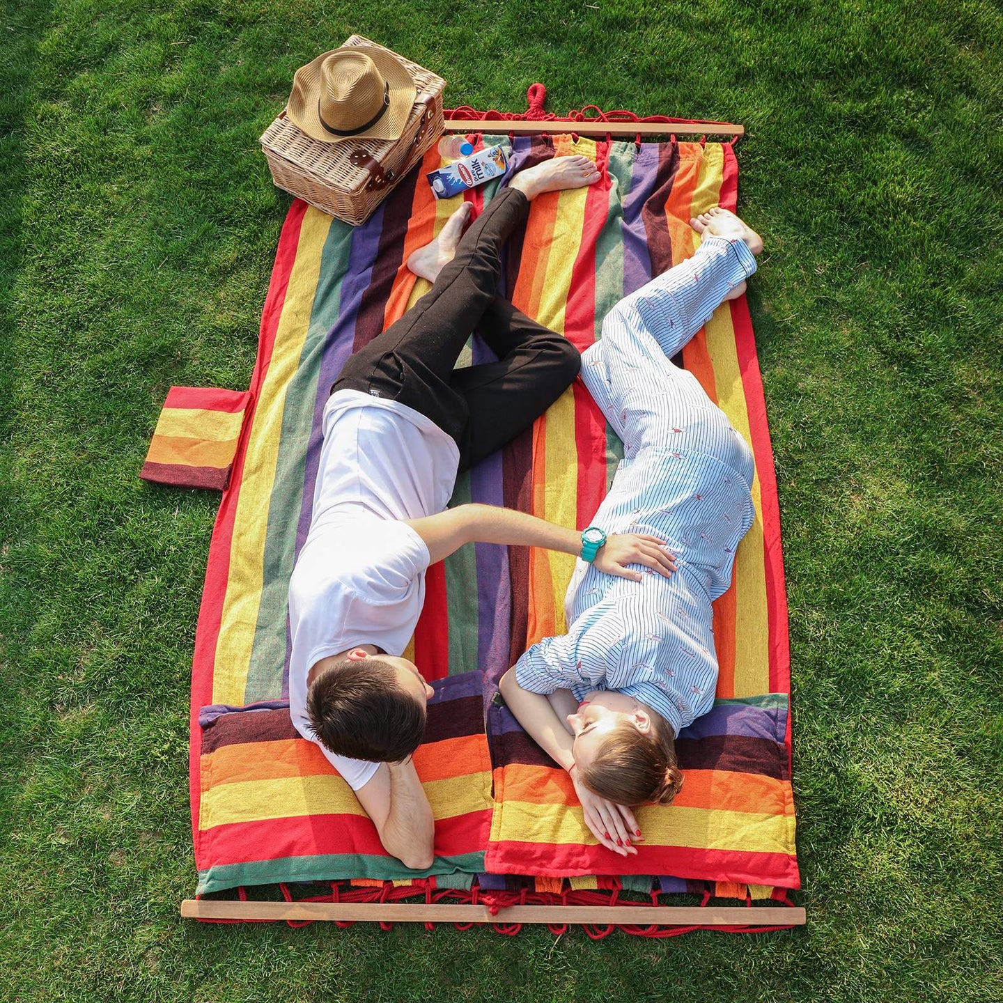 Portable Hammock - 70% Cotton - Multicolor - Includes Two Pillows