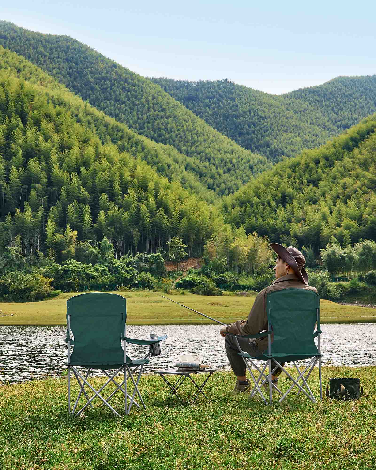 Set of 2 Foldable Camping Chairs - Sturdy Metal Frame - Black - Comfortable with Bottle Holder