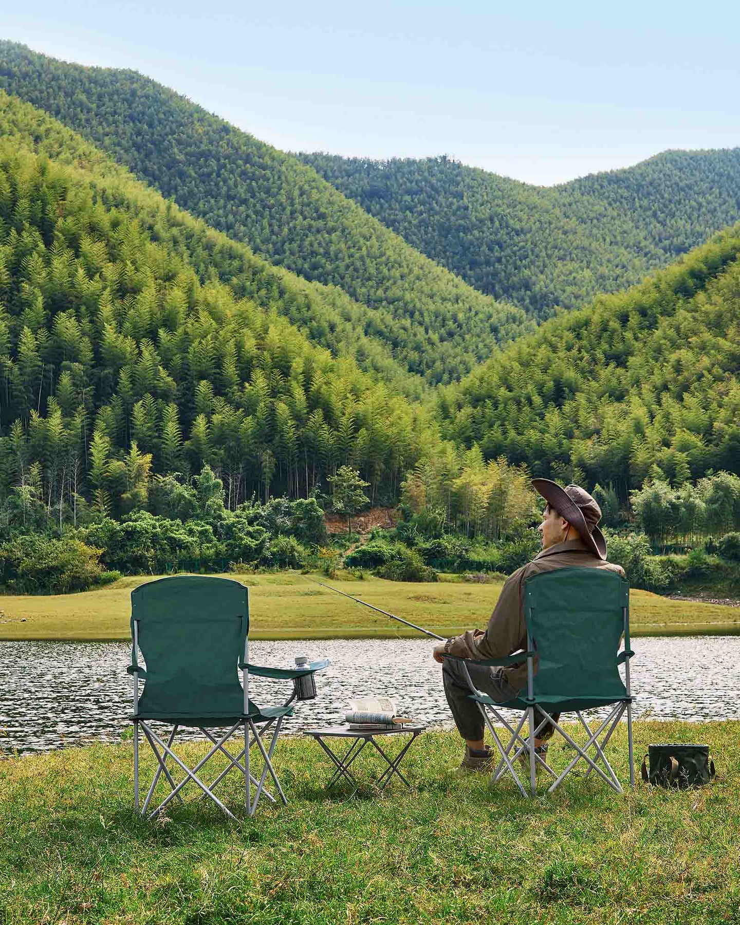 Set of 2 Foldable Camping Chairs - Sturdy Metal Frame - Black - Comfortable with Bottle Holder
