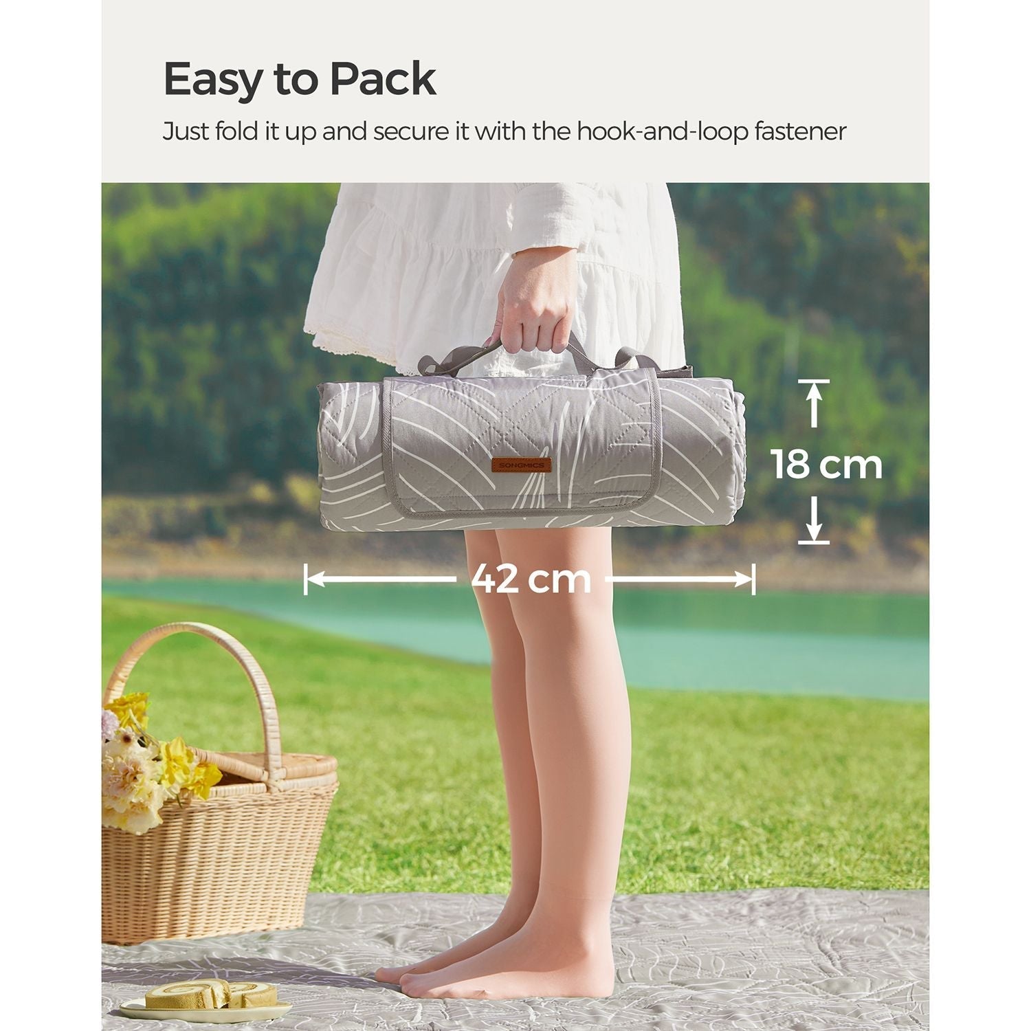 Picnic Blanket - Large 200 x 200 cm - Fabric - Khaki with Leaf Pattern - Weather-Resistant Design