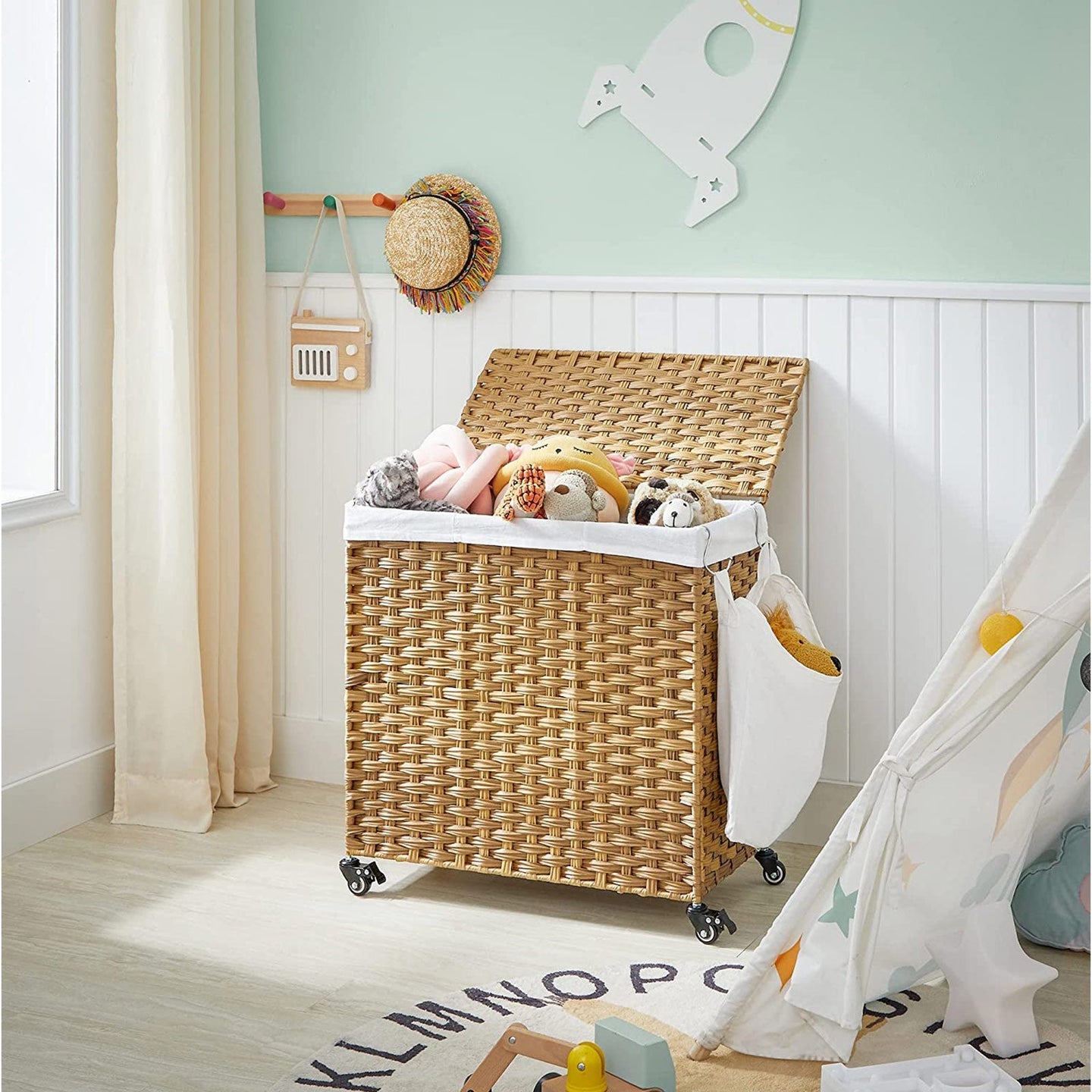 Laundry Hamper - Rattan-Style - Natural - 3 Compartments with Removable Liner