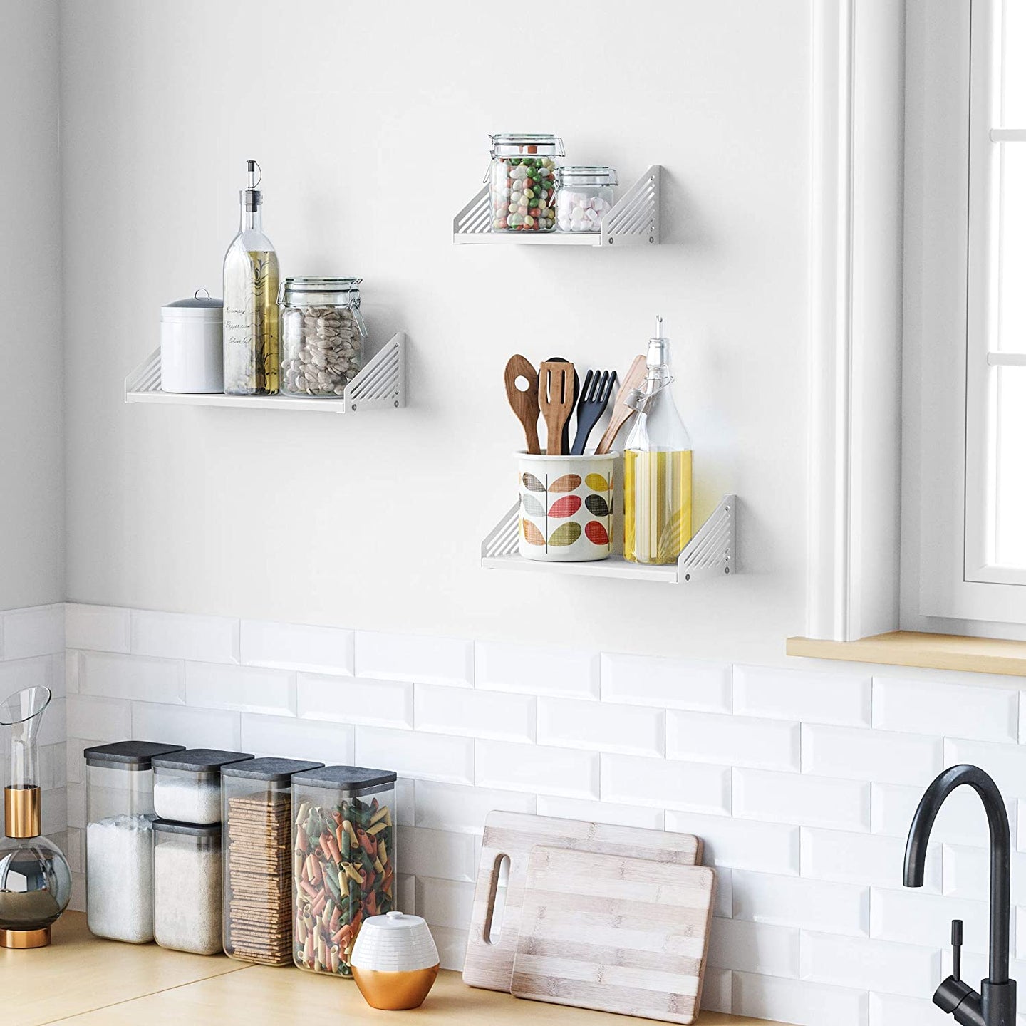 Metal Wall Shelves - Set of 3 - White - Versatile Floating Design for Trinkets and Decor