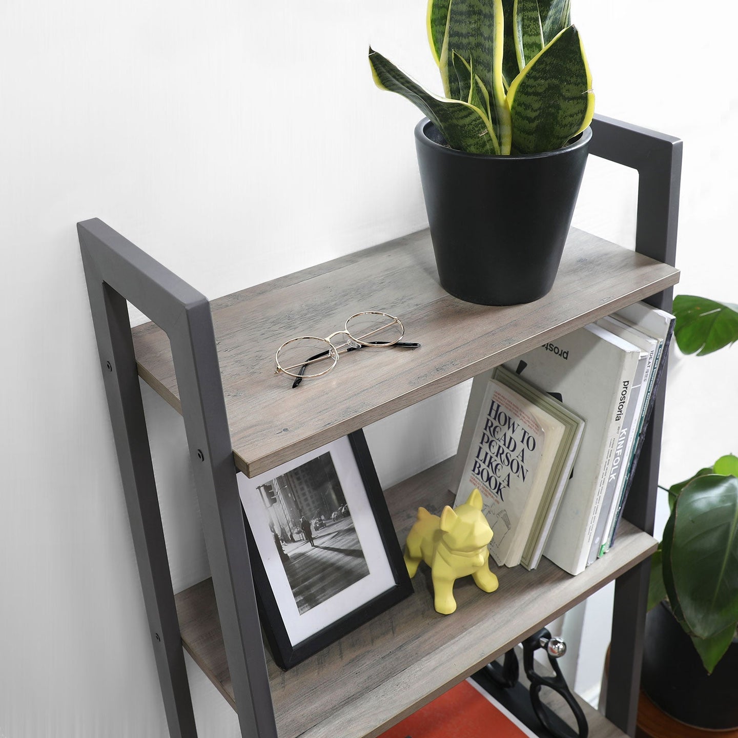 4-Tier Ladder Shelf - Wood - Rustic Brown - Industrial Bookcase and Storage Unit