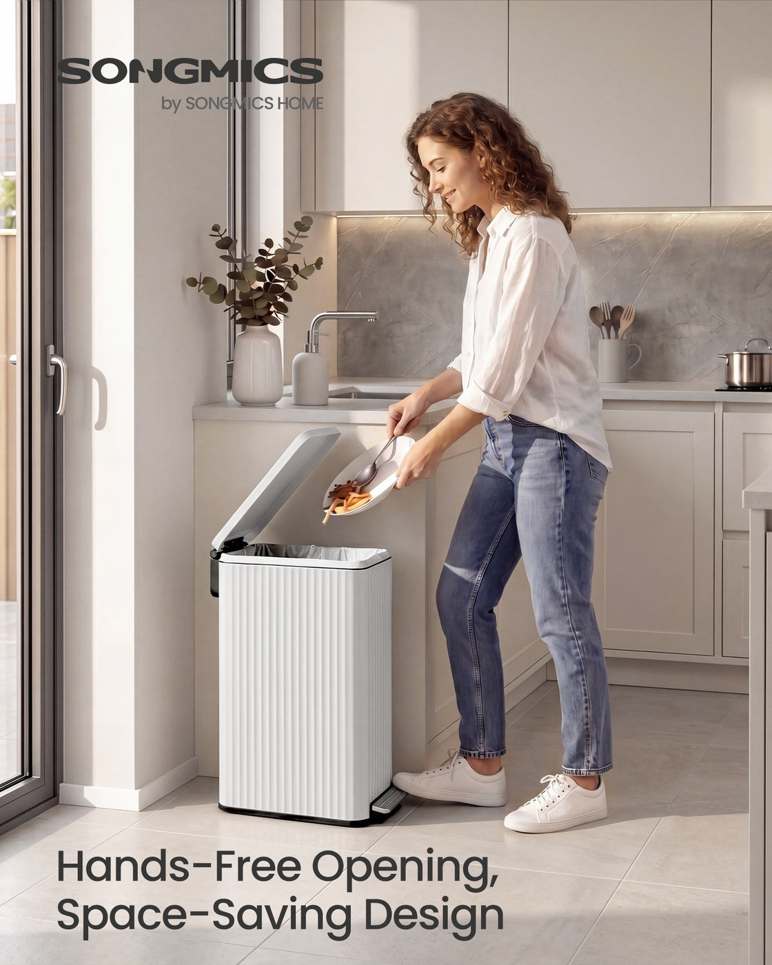 Kitchen Bin - With Pedal and Soft-Close Lid - 47.6 x 26.3 x 62.4 cm