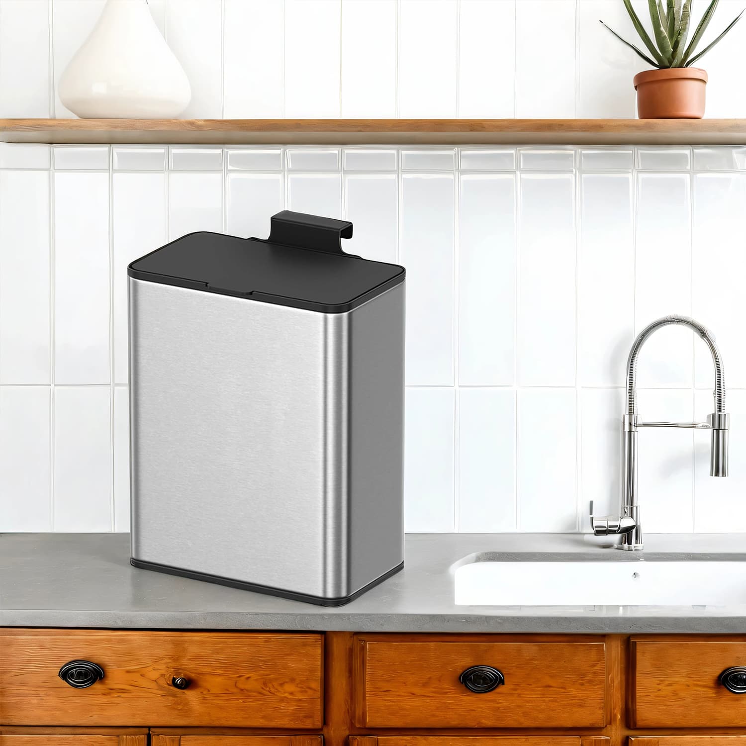 Hanging Kitchen Trash Can - 8L - Steel - Lid with Wall-Mount and Cabinet Door Hooks
