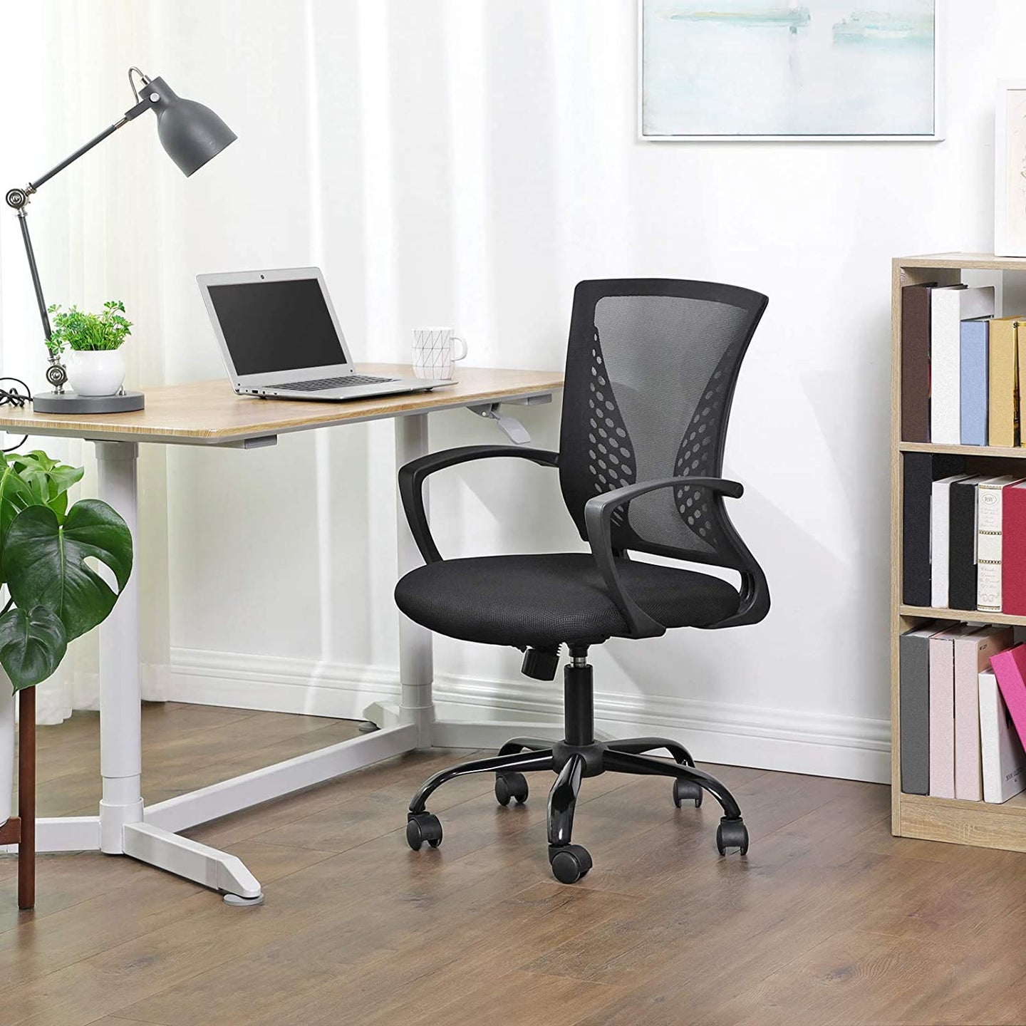 Swivel Mesh Office Chair - Mesh - Black - Height Adjustable with Tilt Function