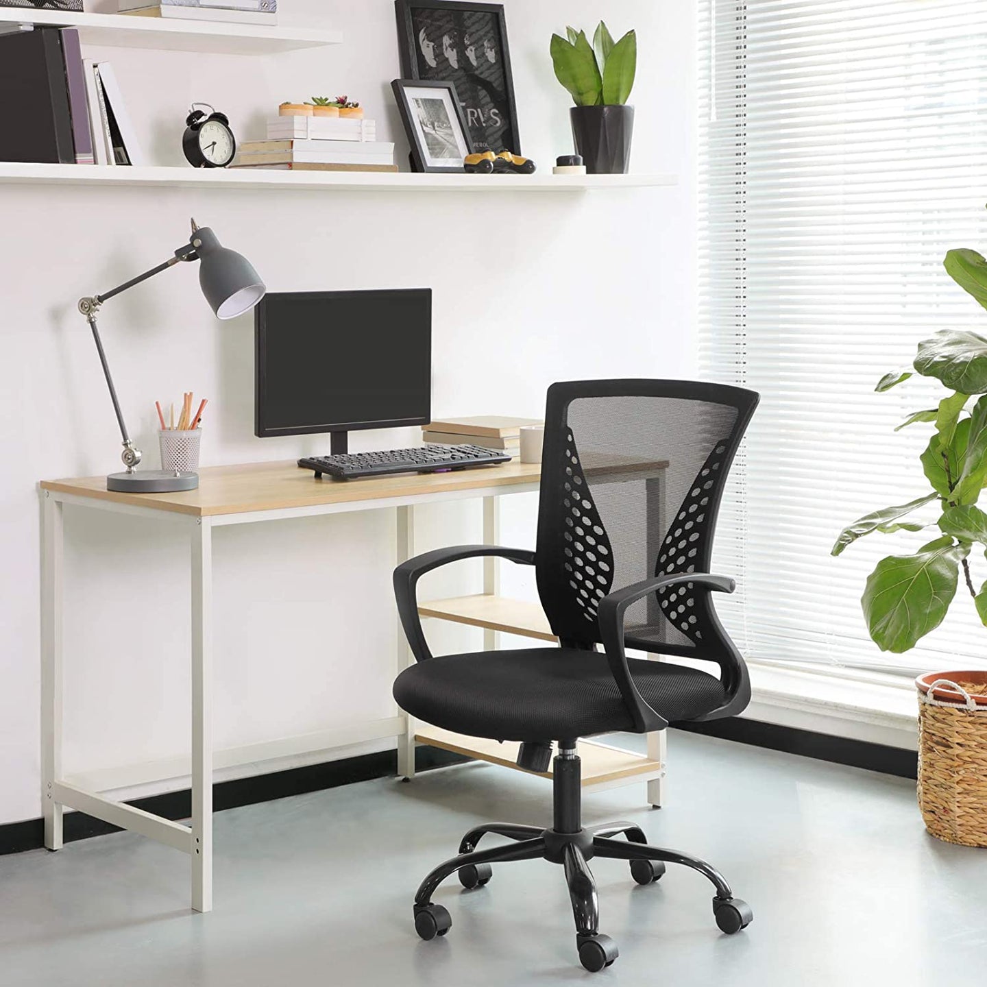 Swivel Mesh Office Chair - Mesh - Black - Height Adjustable with Tilt Function