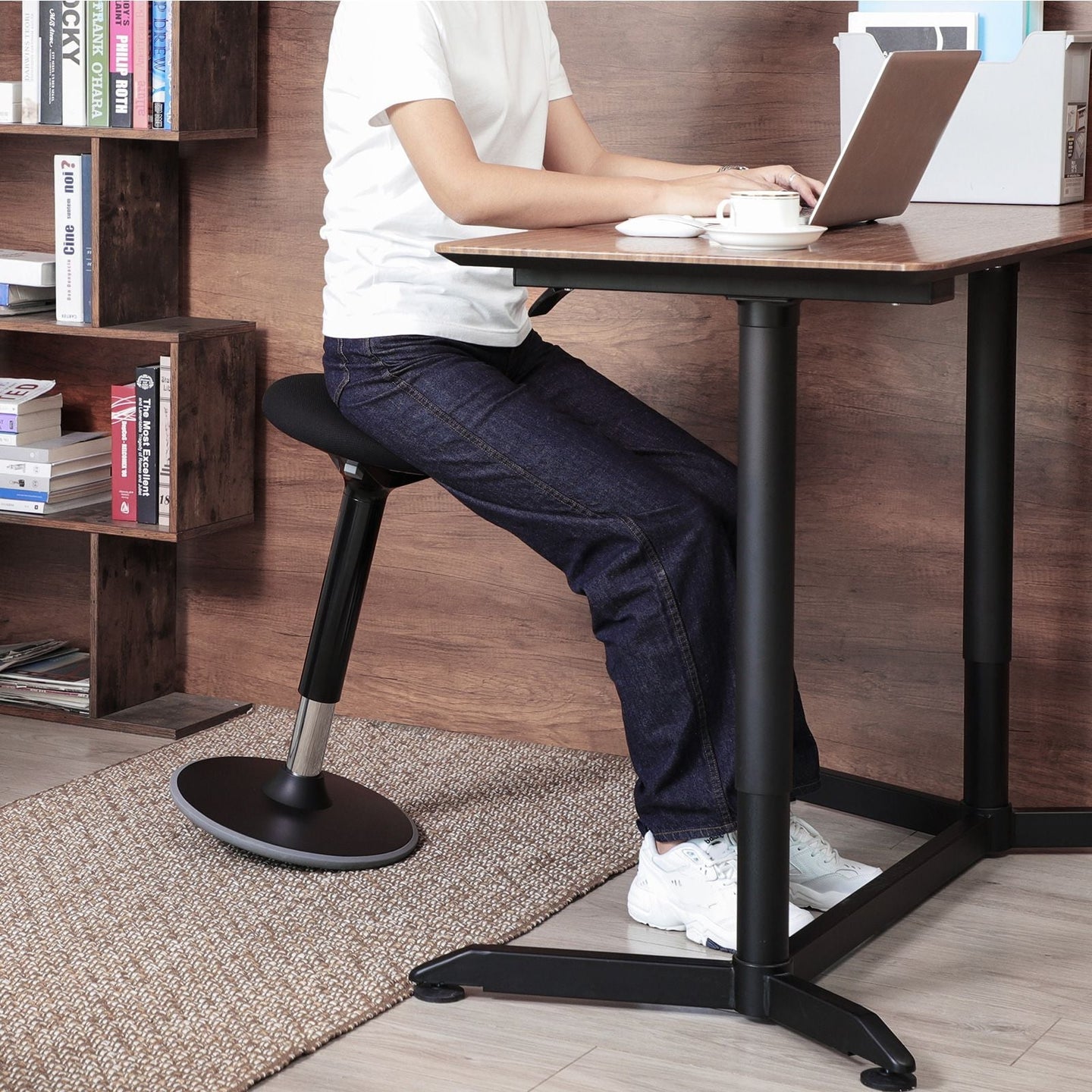 Standing Stool - Aluminum - Black - Adjustable Height 55-70 cm