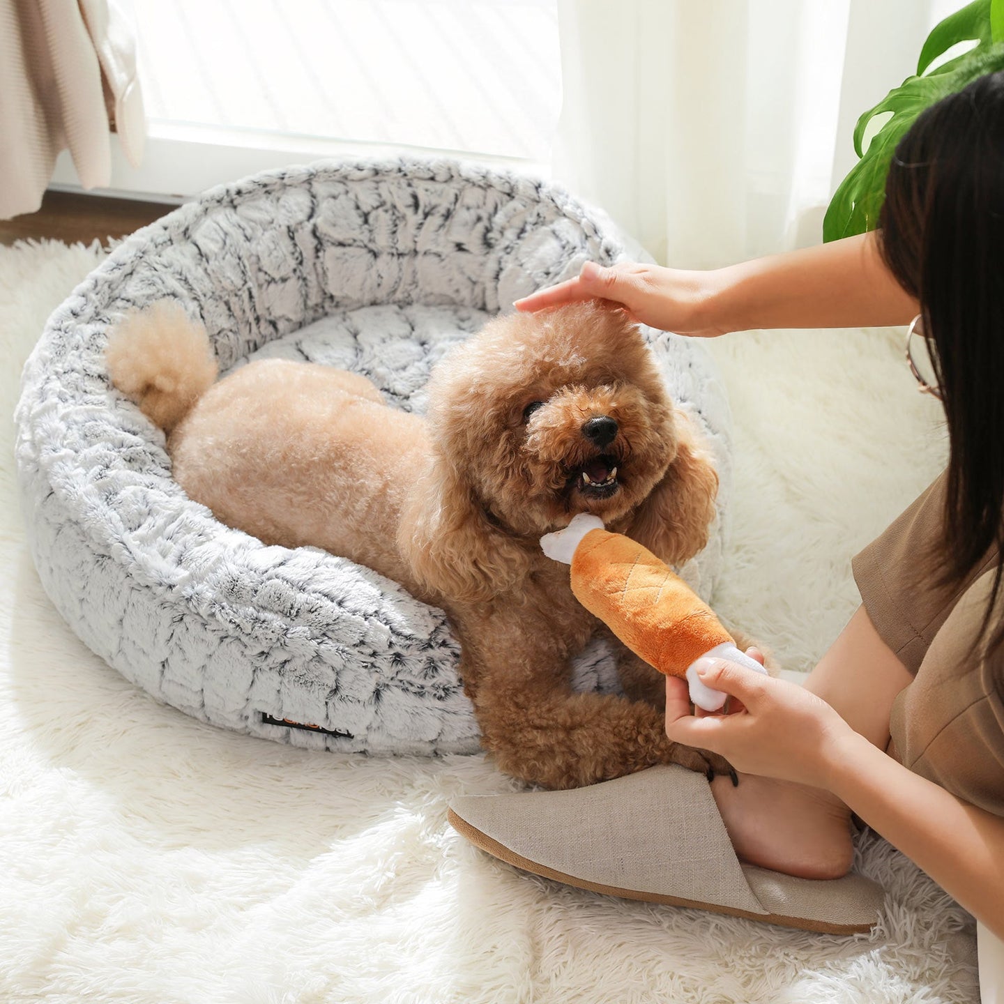 Round Plush Dog Bed - Fabric - Grey - Washable with Non-Slip Bottom