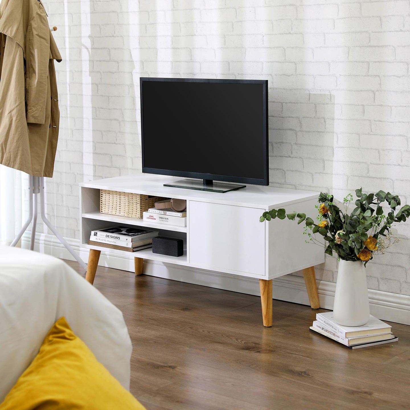 Scandinavian TV Stand - Wood - White - Retro Design for Flat Screen TVs and Gaming Consoles