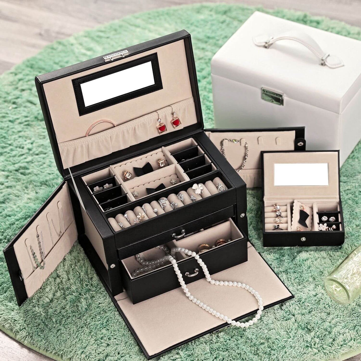 Jewellery Box - Velvet - White - Lockable with Mirror and 2 Drawers