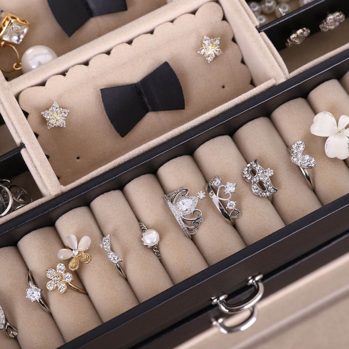 Jewellery Box - Velvet - White - Lockable with Mirror and 2 Drawers