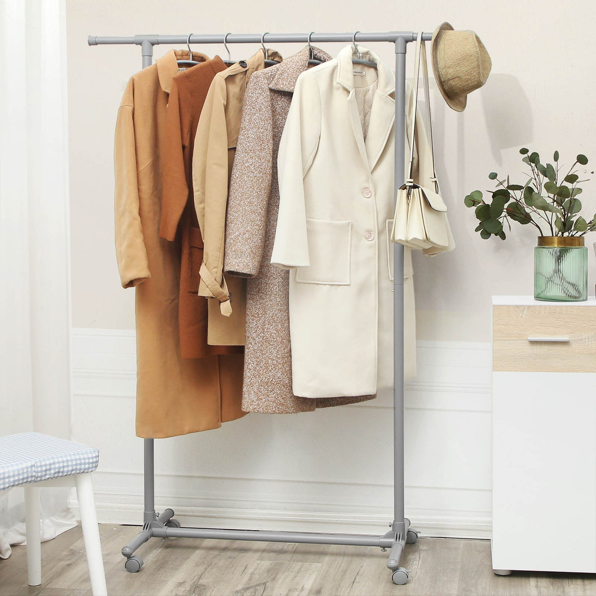 Extendable Garment Rack - Metal - Matte Black and Blue