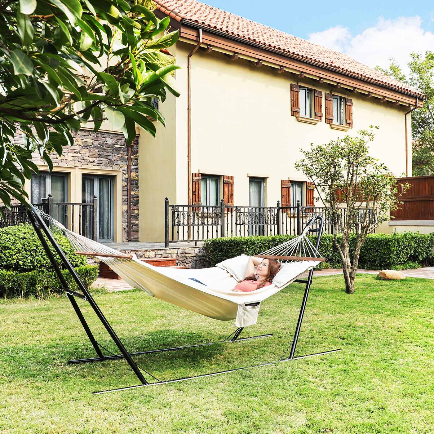 Hammock - 70% Cotton - Multicolor - Includes Two Pillows