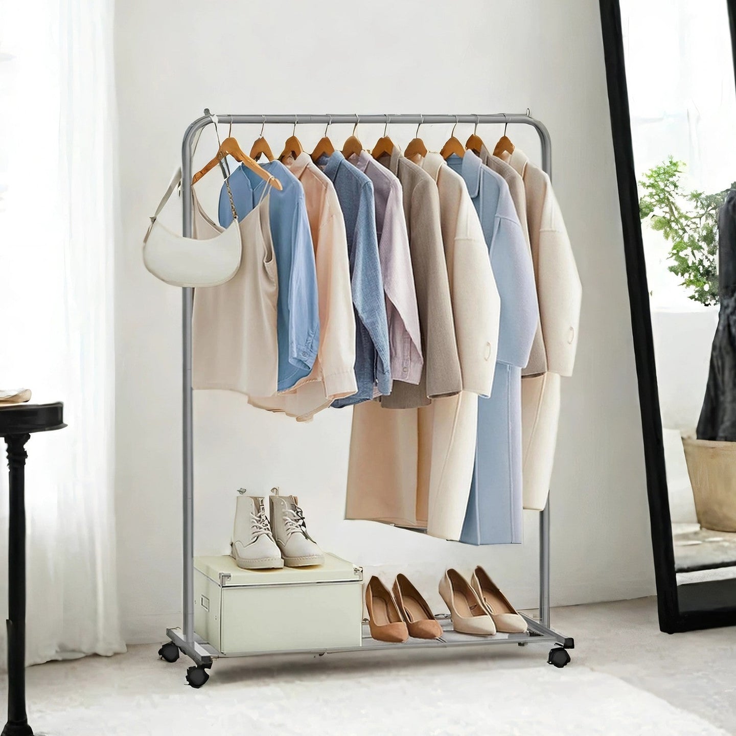Mobile Clothing Rail - Metal - Black - Lockable Wheels and Storage Shelf