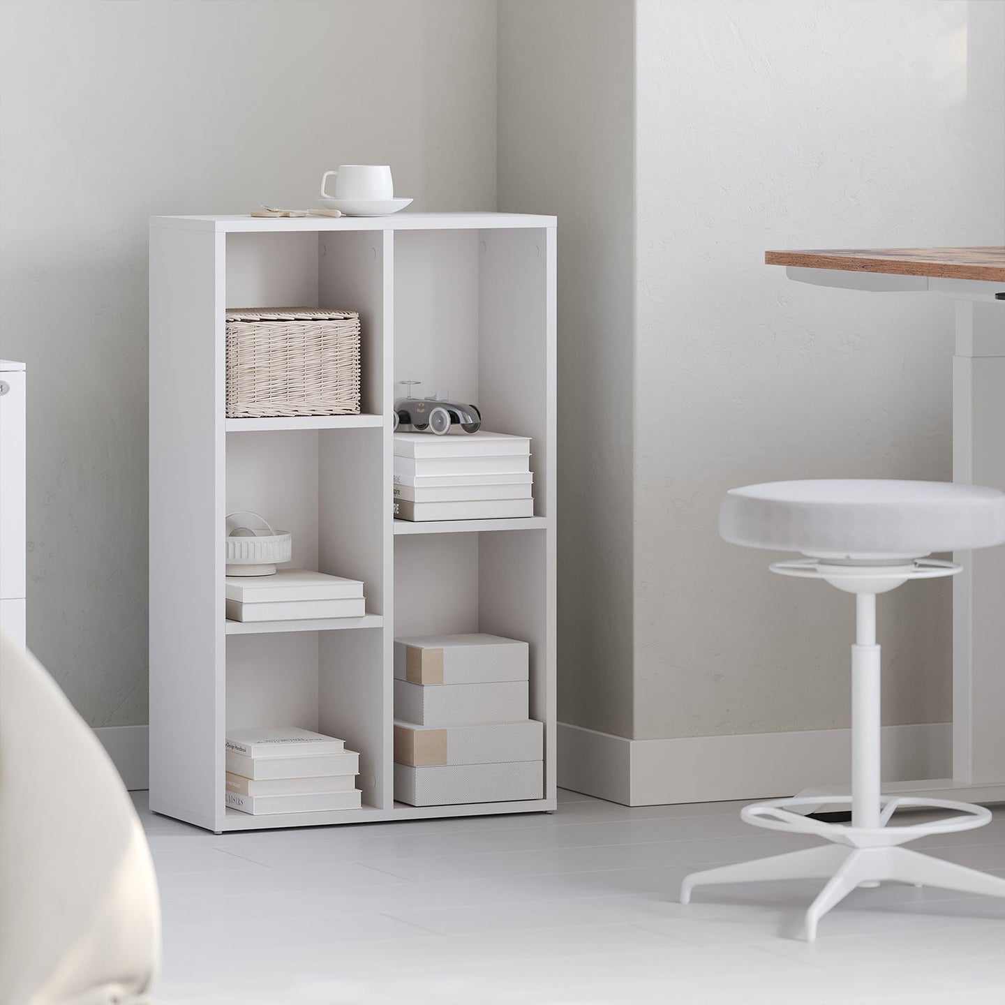 Kids Bookcase - Wood - Oak - 5-Cube Design with Floor Standing Storage