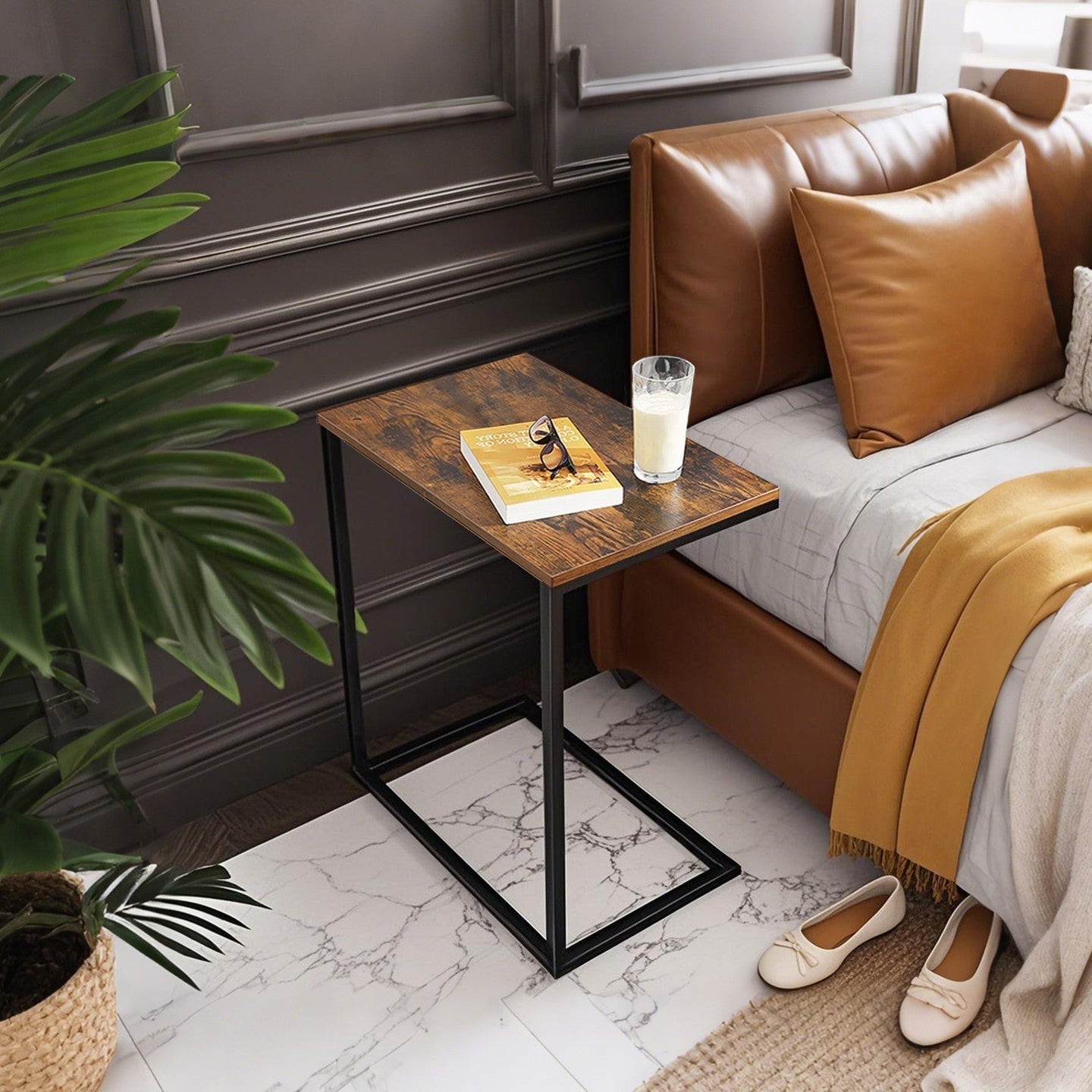 C-Shaped Side Table - Steel - Rustic Brown and Black - Ideal for Living Room and Bedroom
