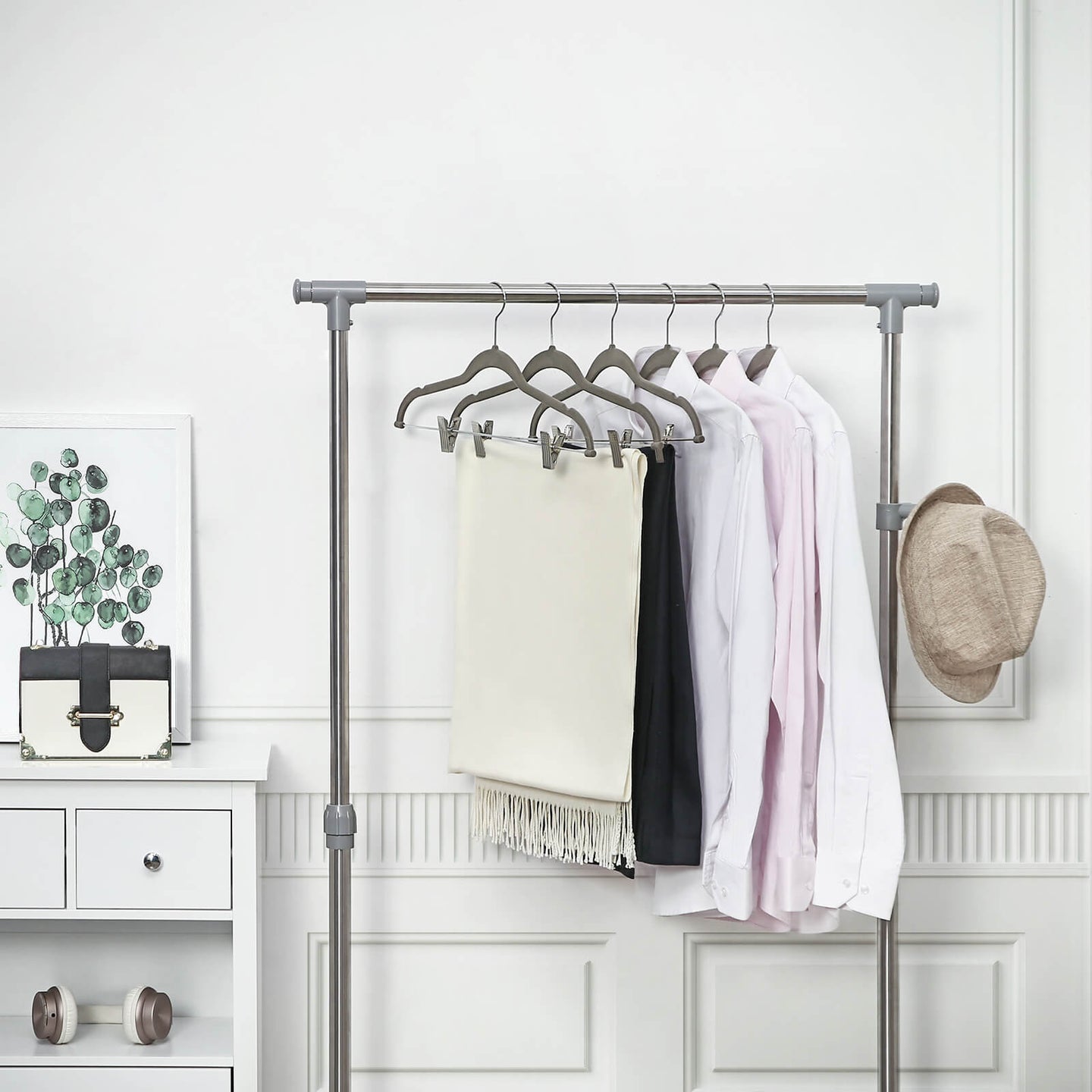 Velvet Trouser Hangers - Velvet - Grey - Non-Slip with 360 Rotating Hook and Clips