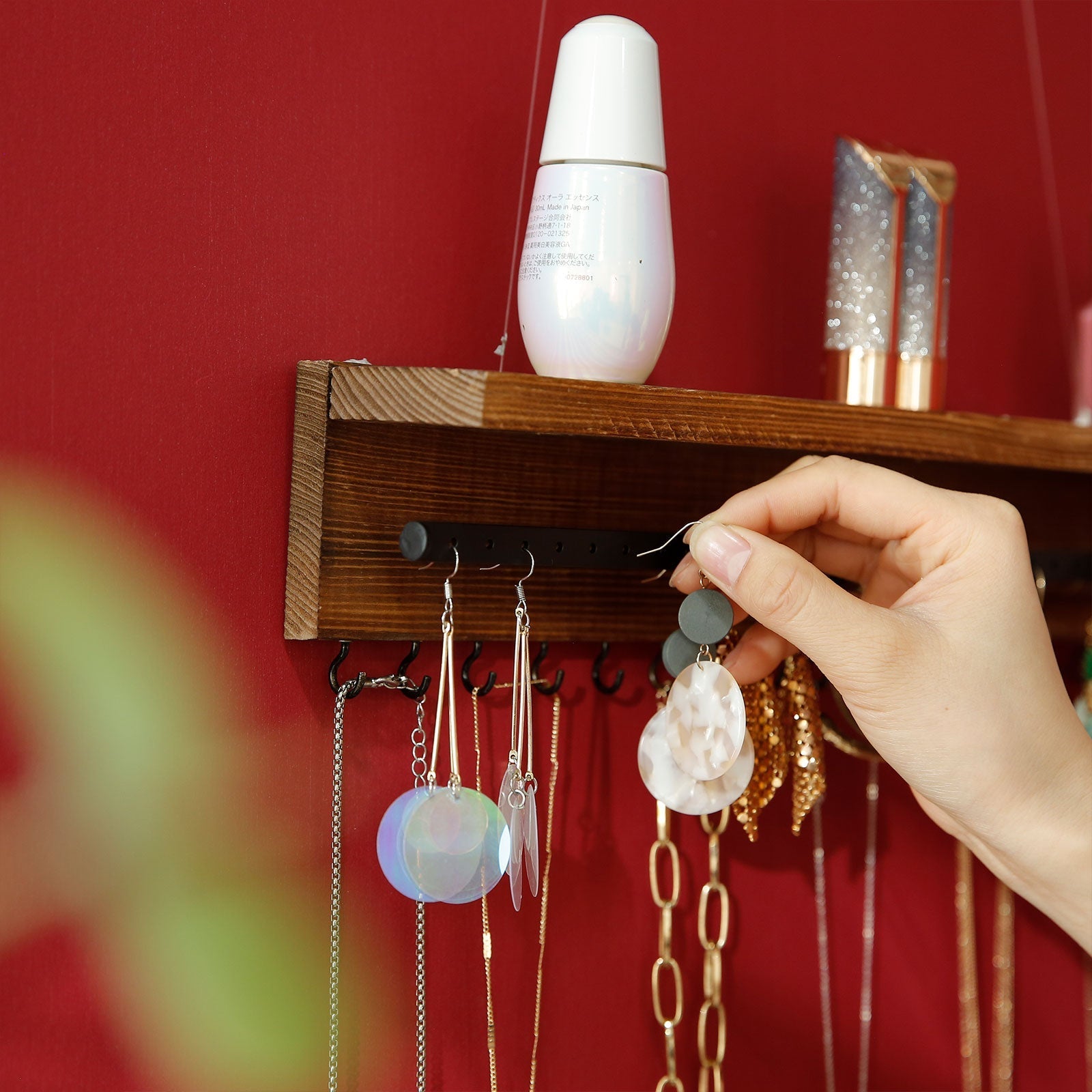 Wall-Mounted Jewellery Organiser - Wood - Rustic Brown - Display with Shelf and Hooks for Earrings and Bracelets